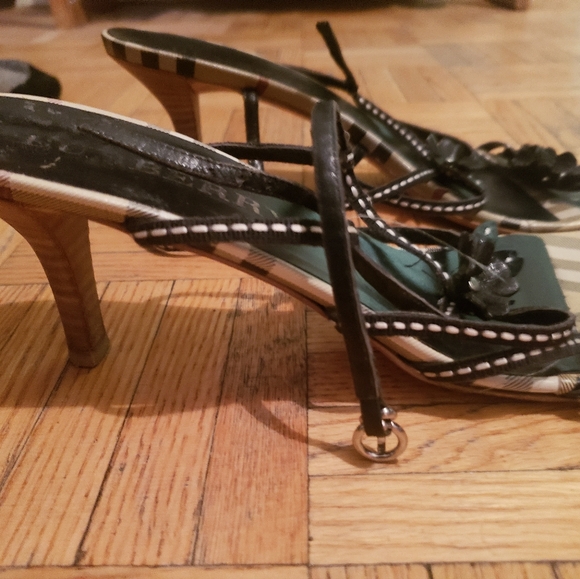 Burberry Heels - Picture 3 of 3